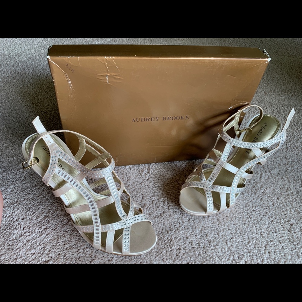 Audrey Brooke. Size 7. AB Elisa heel